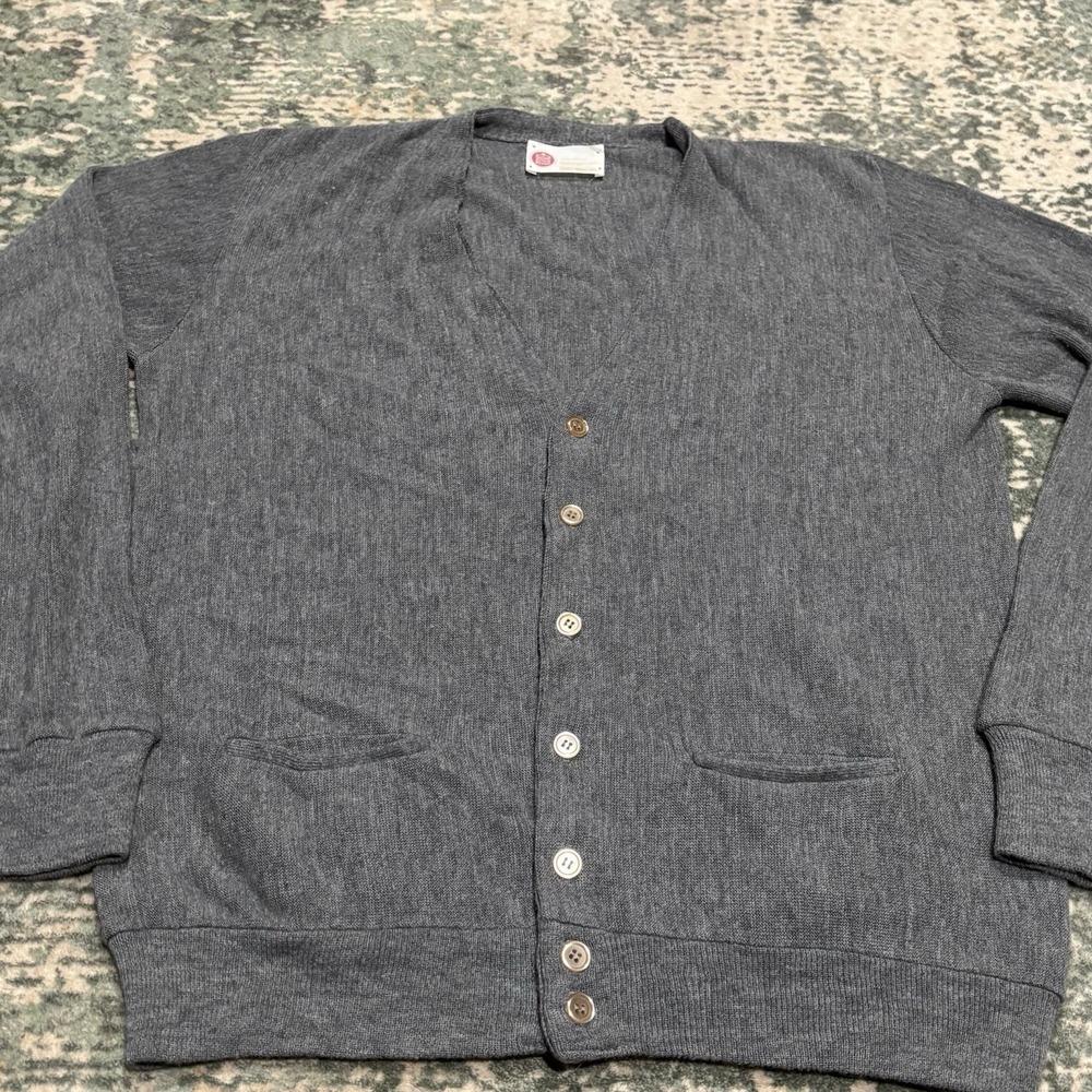 Vintage 70s Sears Kings Road Mens Store Gray Knit V-Neck Sweater Size Large Gray